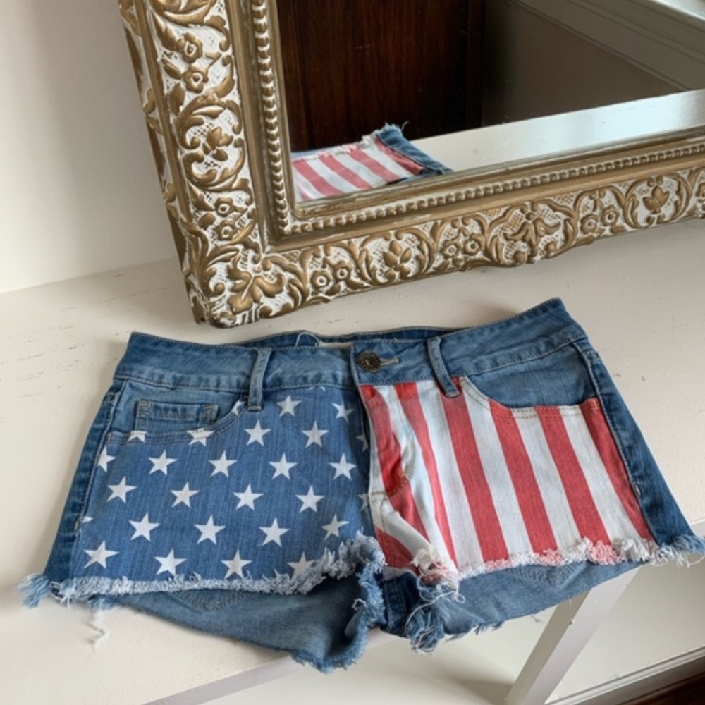 Bullhead Black American Flag Shorts
